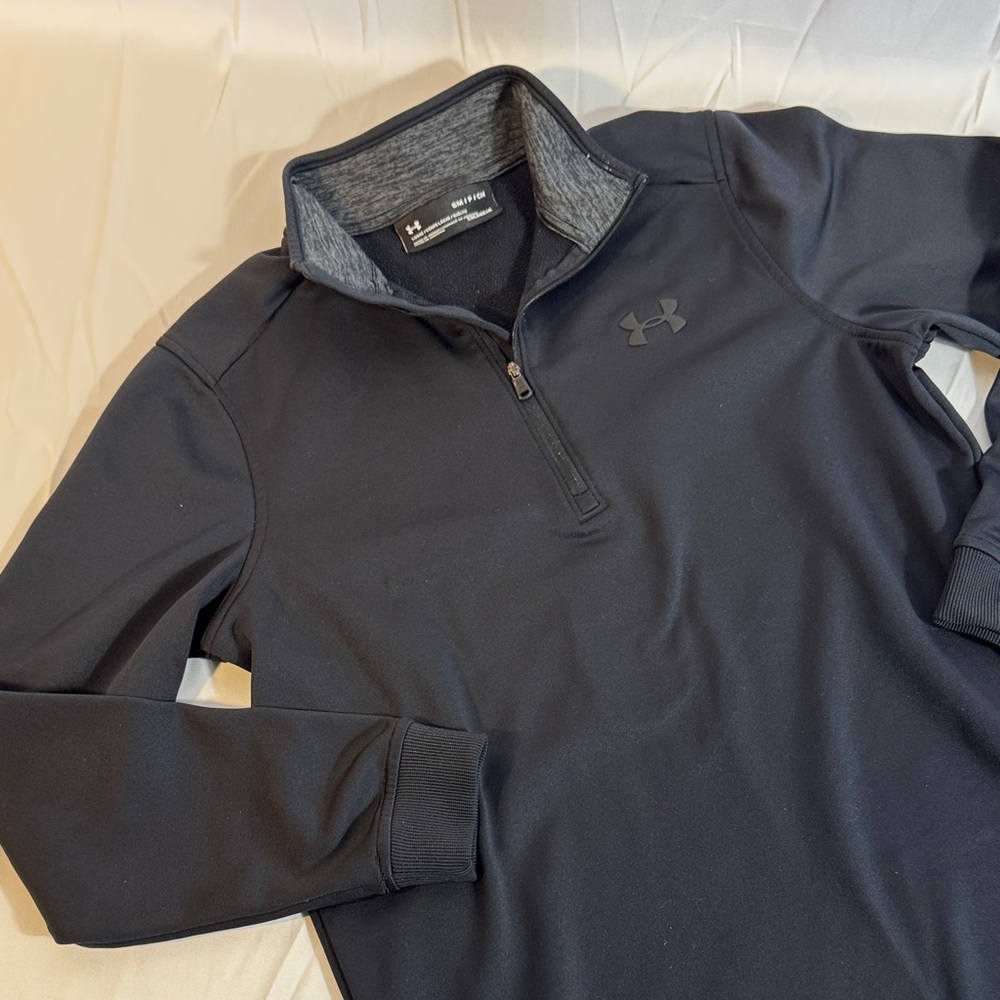 Under Armour Black and Gray Pullover Small